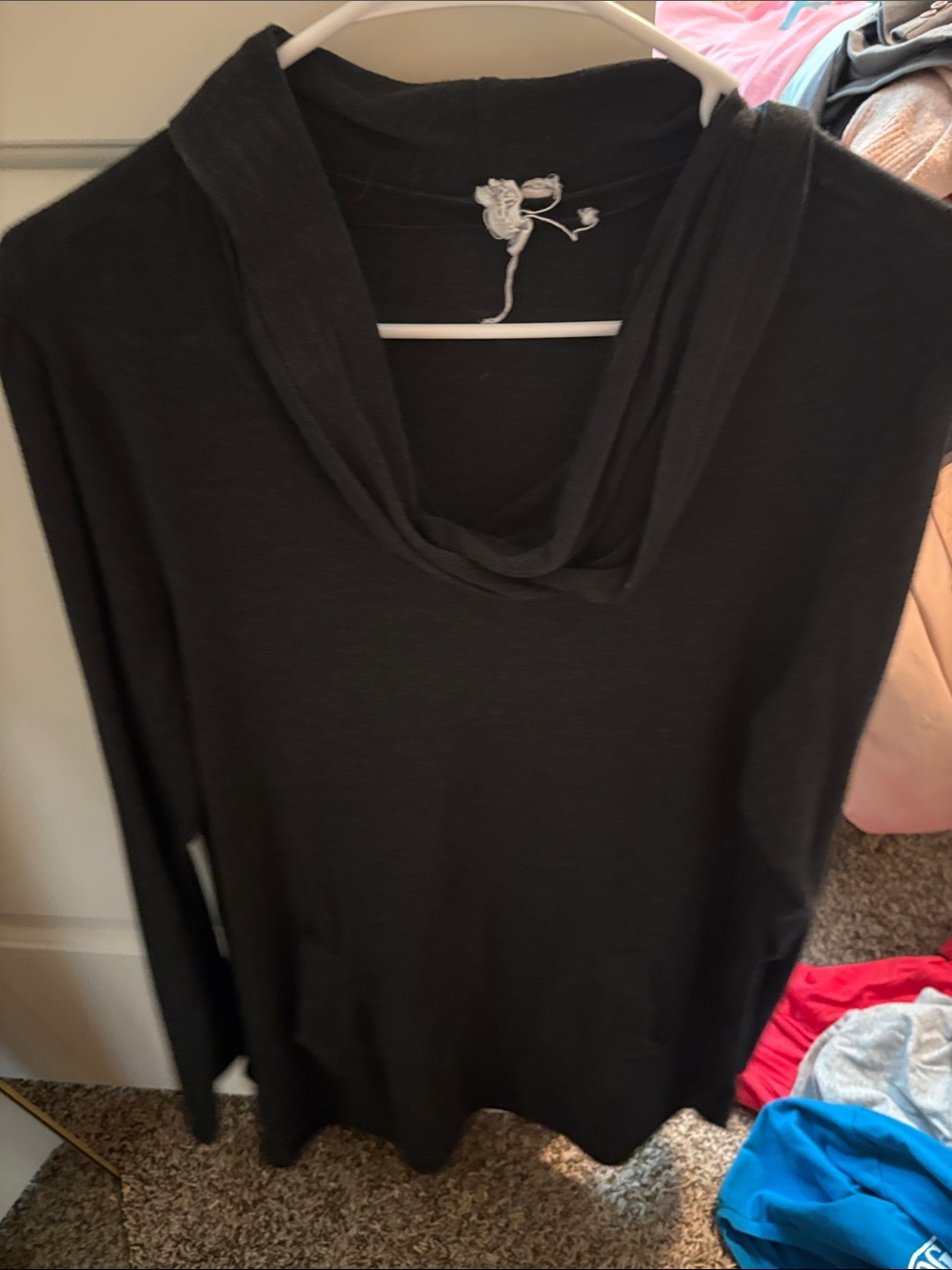 Black Women's Long Sleeve Cowl Neck Top XL